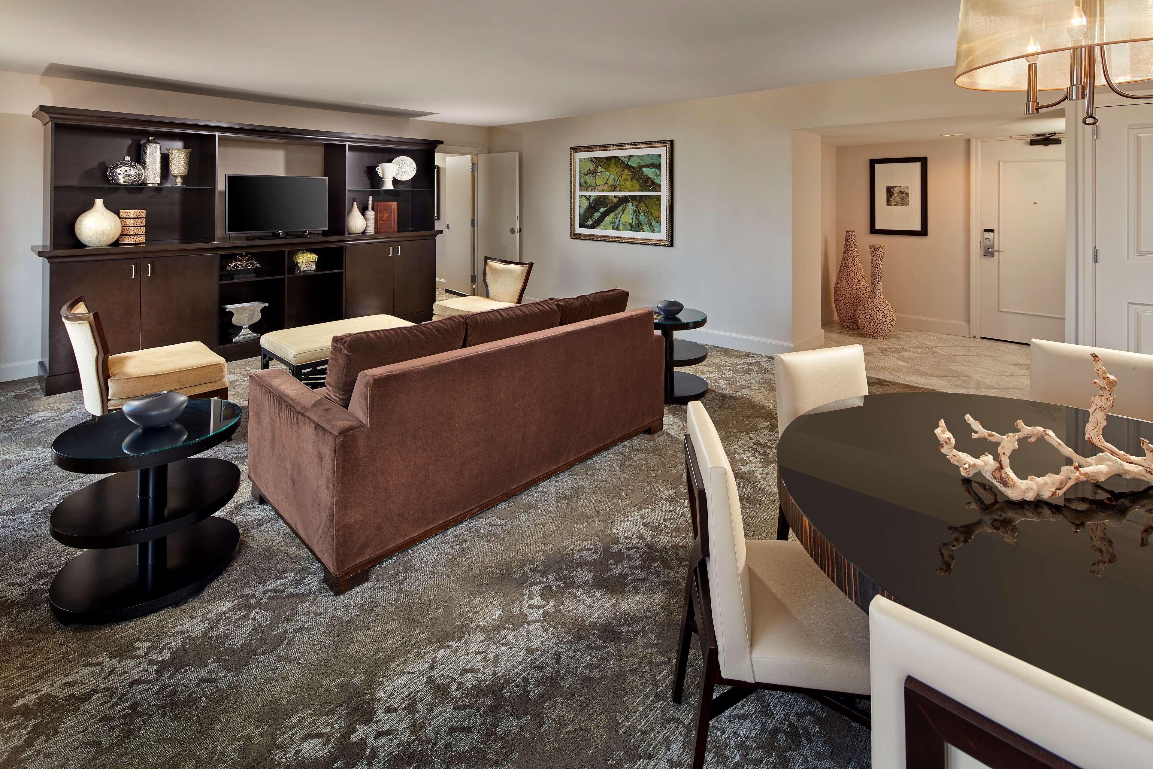 ホテル Hyatt Regency Tulsa Downtown エクステリア 写真