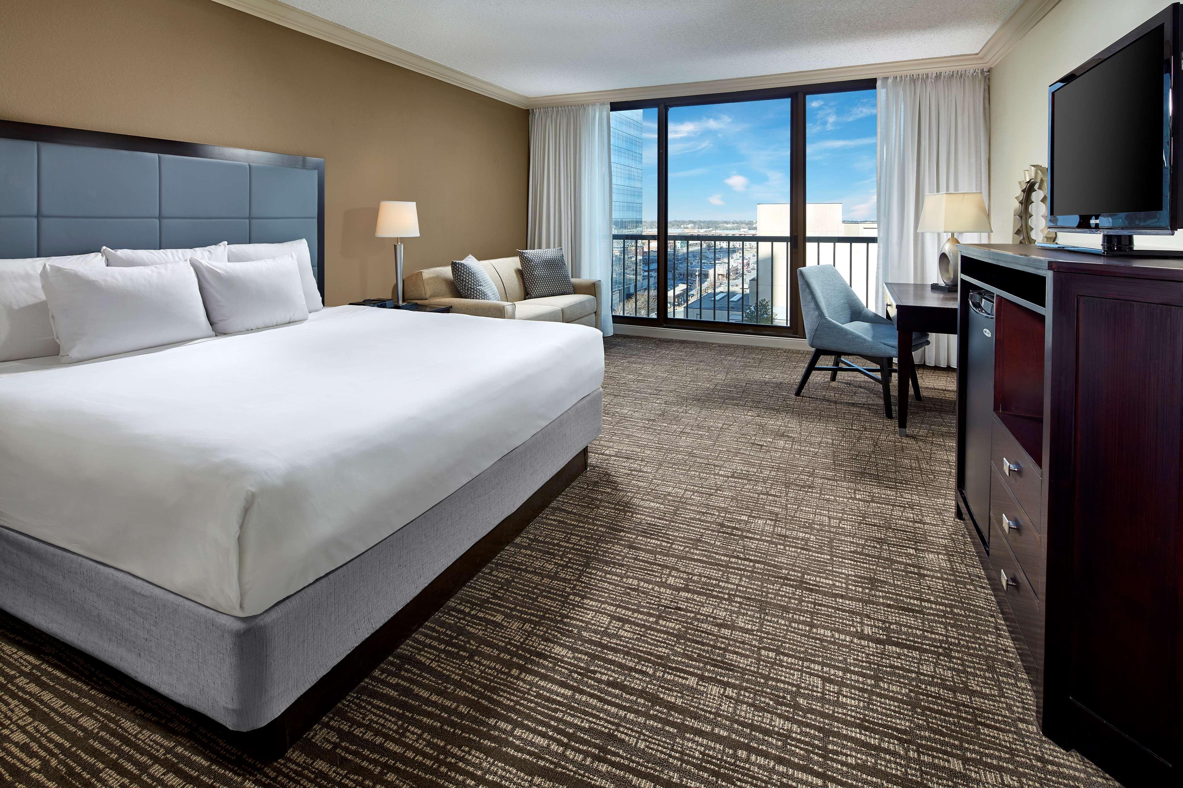 ホテル Hyatt Regency Tulsa Downtown エクステリア 写真