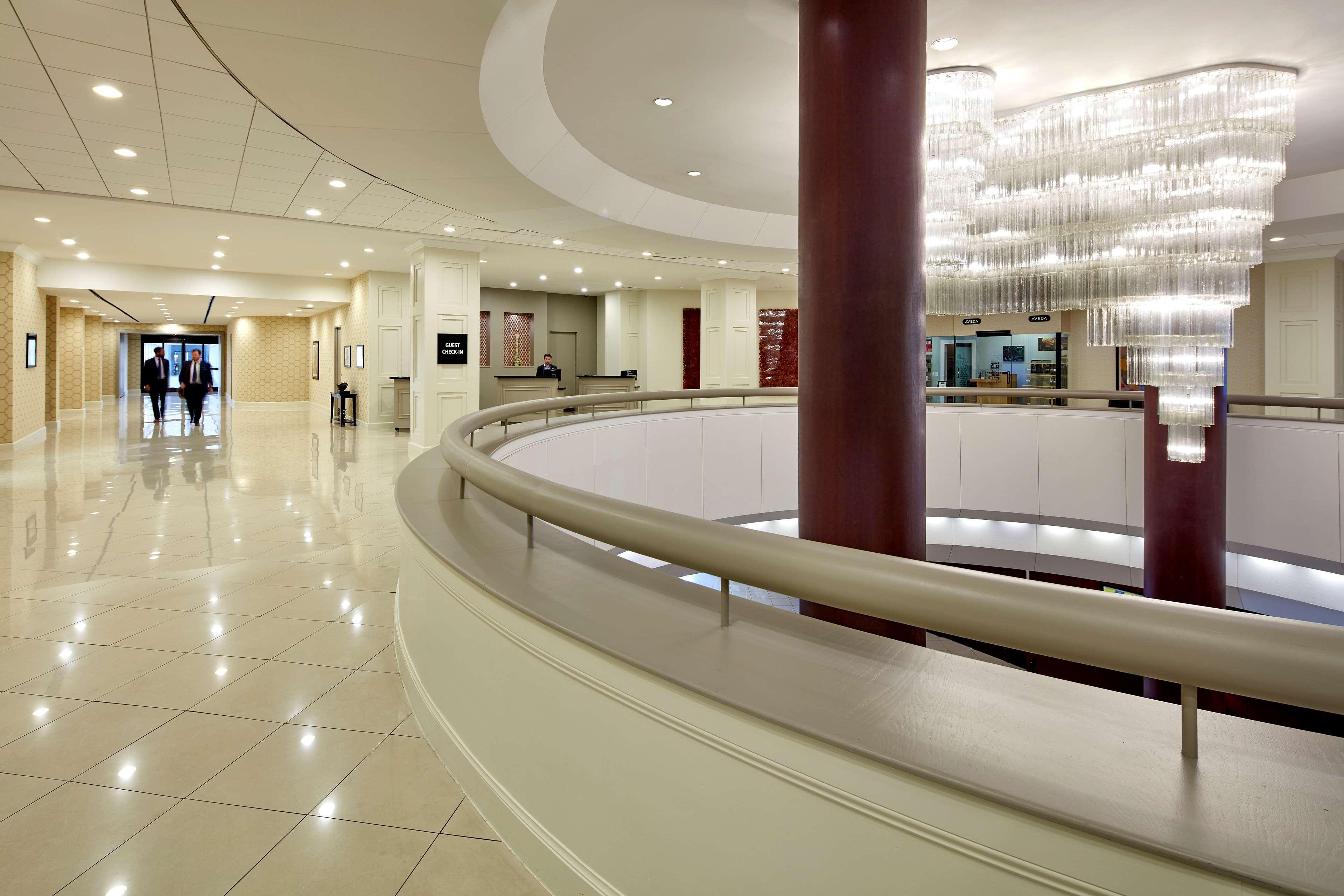 ホテル Hyatt Regency Tulsa Downtown エクステリア 写真