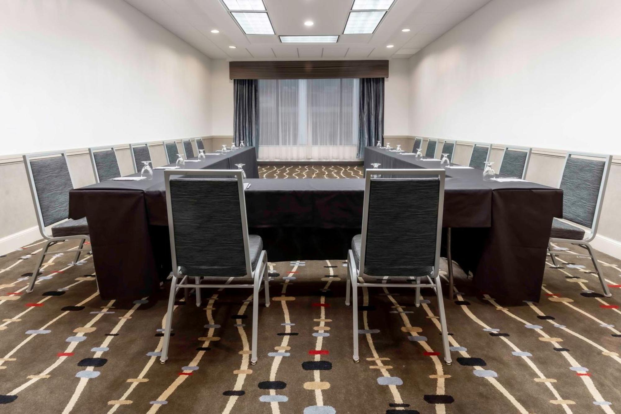 ホテル Hyatt Regency Tulsa Downtown エクステリア 写真