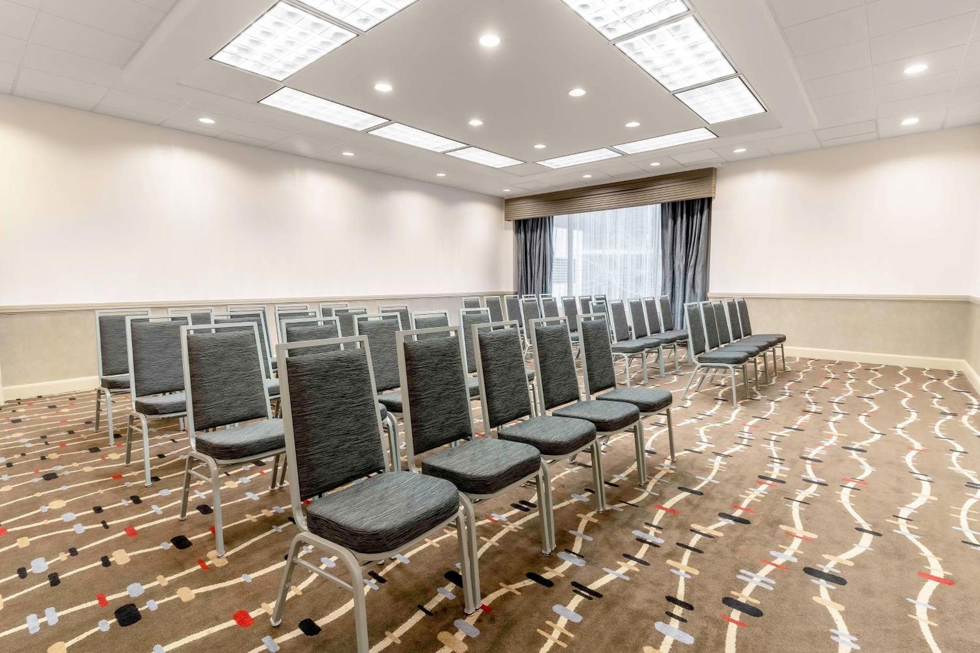 ホテル Hyatt Regency Tulsa Downtown エクステリア 写真