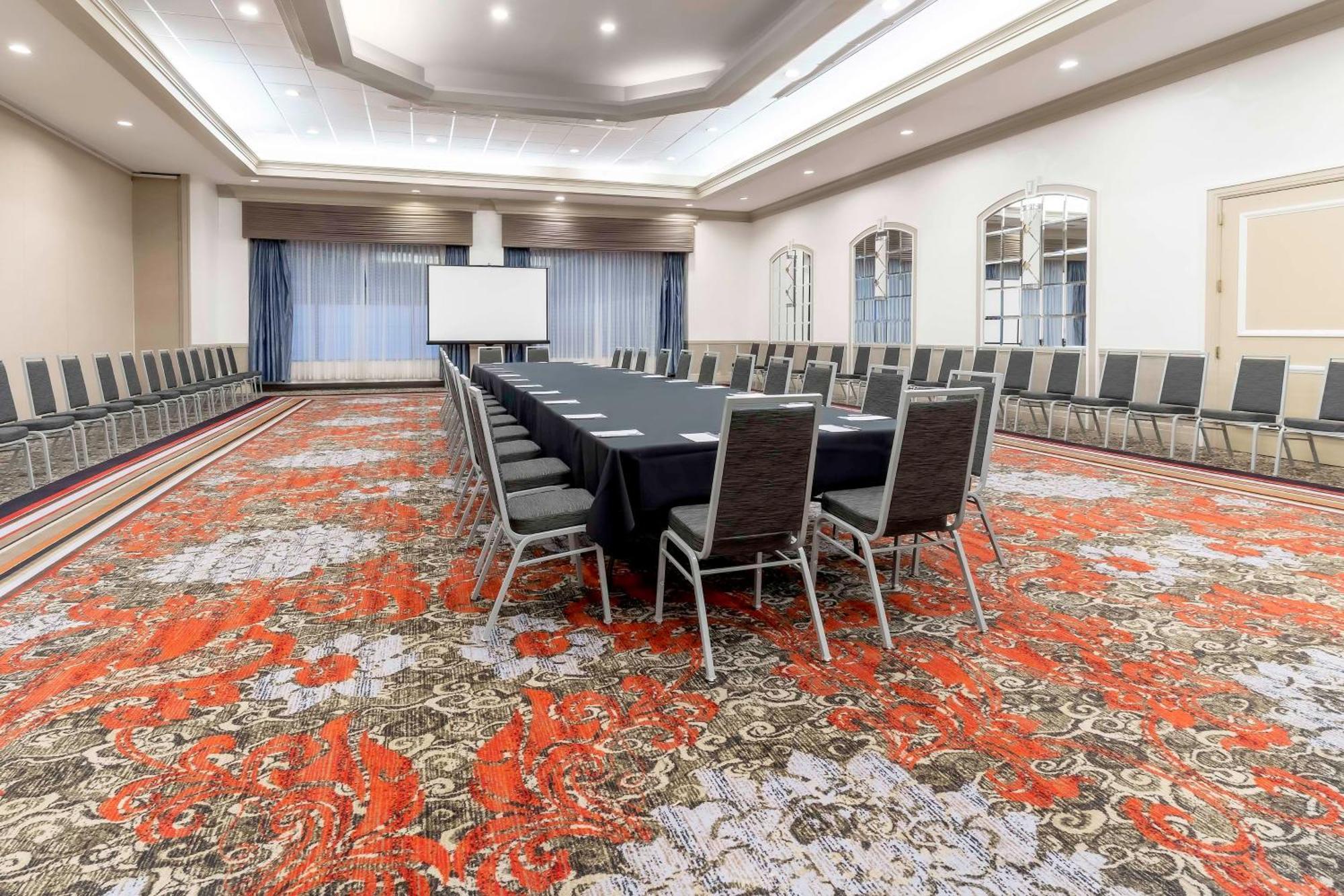 ホテル Hyatt Regency Tulsa Downtown エクステリア 写真