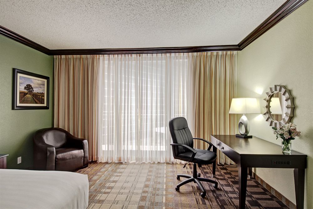 ホテル Hyatt Regency Tulsa Downtown エクステリア 写真